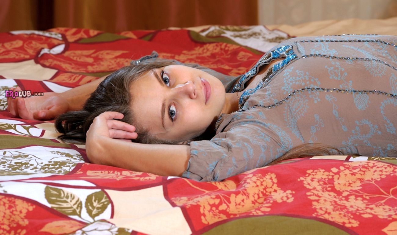 голая красавица в постели. Фото 4 голая красавица в постели. Фото 4