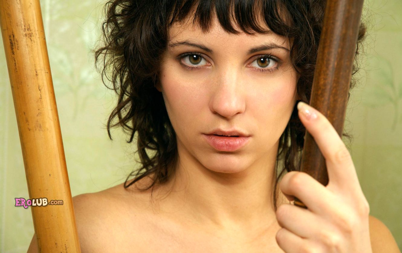 Красивые эротические фото девушки со стройной фигурой Красивые эротические фото девушки со стройной фигурой