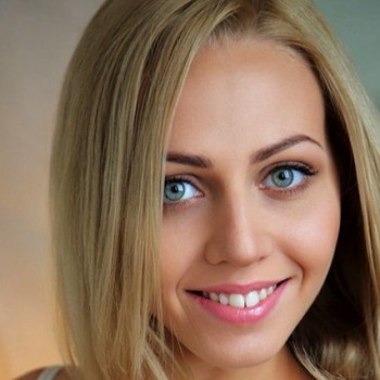 Ласковая блондинка Лиза