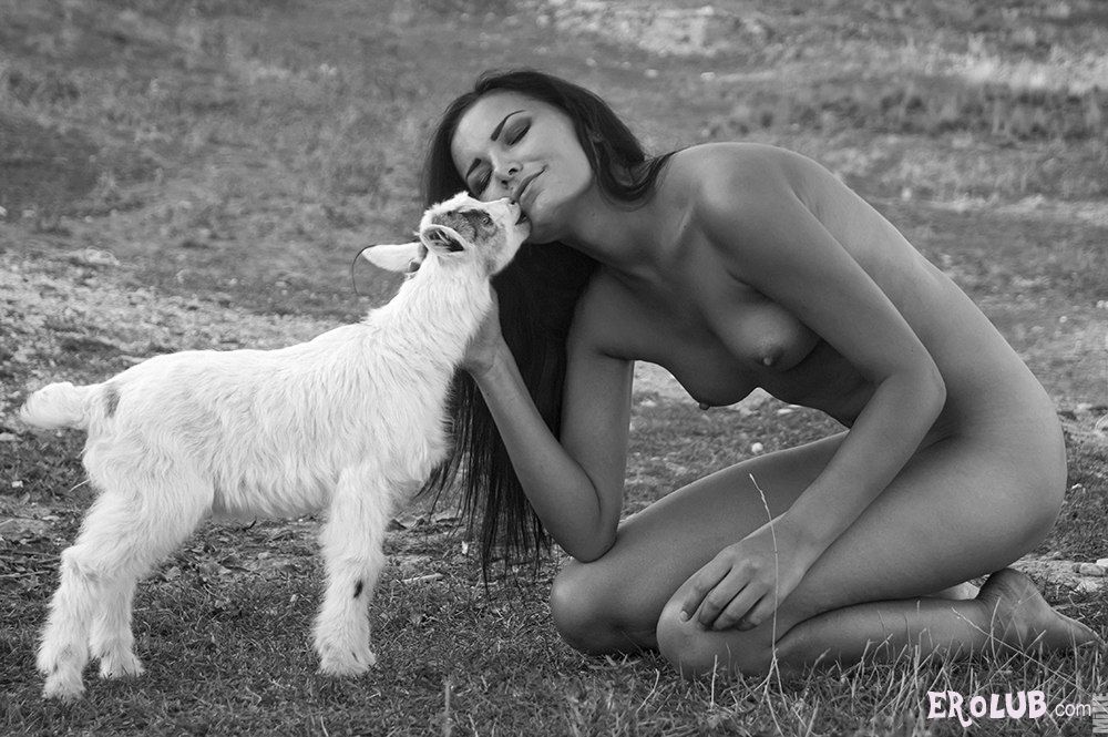 Заманчивые эротические фотки Заманчивые эротические фотки