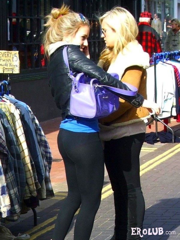 Девчонки в обтягивающих леггинсах Девчонки в обтягивающих леггинсах
