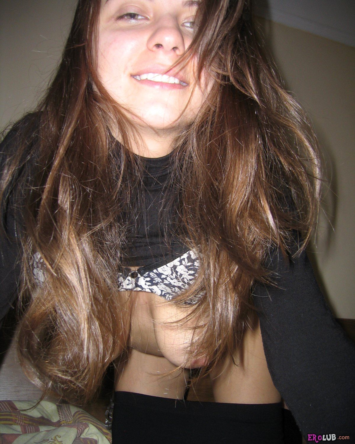 Голая жопа жены возбуждает мужа